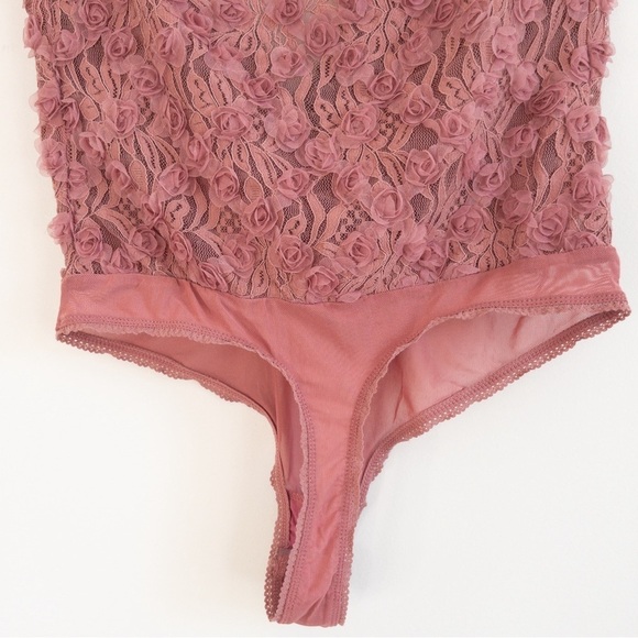 Intimately Free People 2 Haute 2 Handle Lace Floret Thong Bodysuit Lingerie Top - Picture 11 of 13